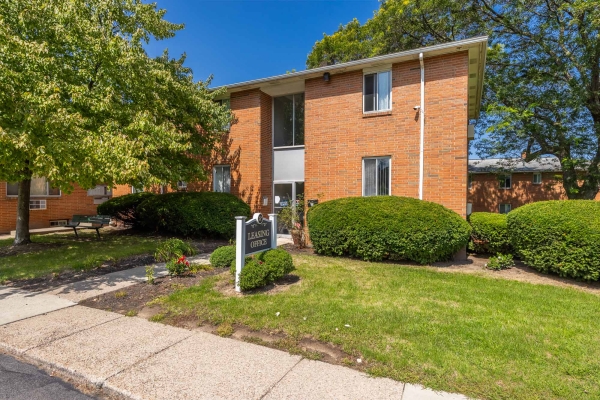 Highland Bay Leasing Office