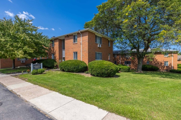 Highland Bay Leasing Office